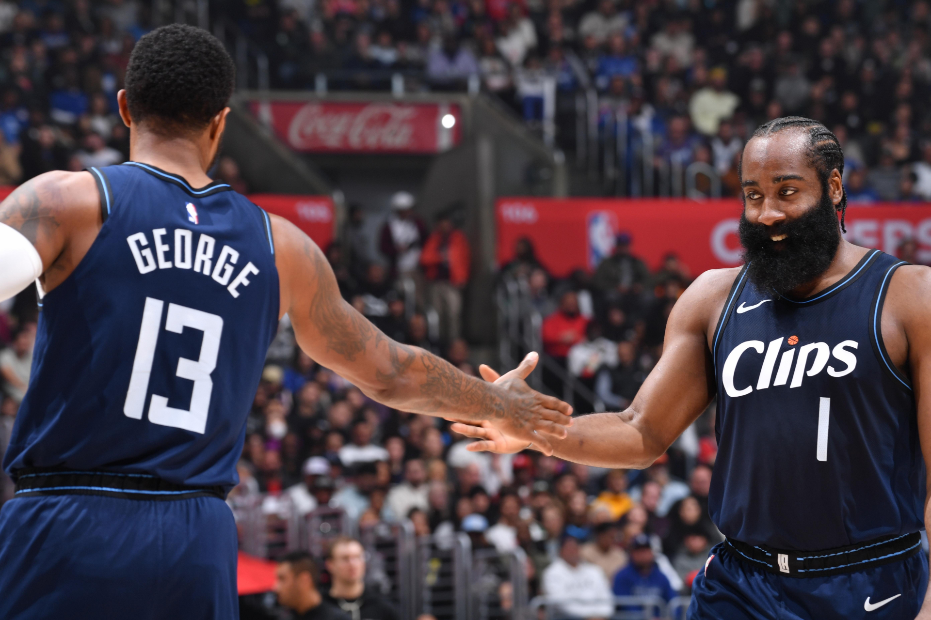 哈登回归赛场,回归赛场首场状态亮眼,切尔西观众沸腾! 哈登回归赛场,回归赛场首场状态亮眼,切尔西观众沸腾!